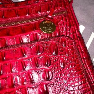 NWOT Brahmin Aligátor Leather Shoulder Bag